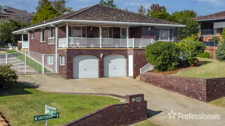 19 AMSTERDAM CRESENT, Tolland NSW 2650