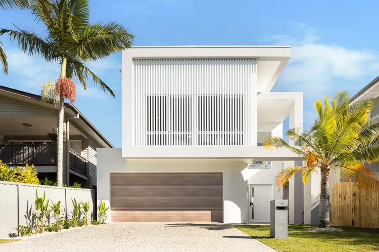 17 Grace Street, Scarborough QLD 4020