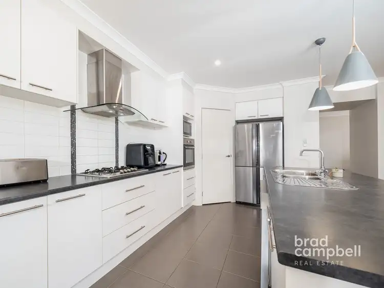 Fifth view of Homely house listing, 5 Yellowgum Drive, Kialla VIC 3631
