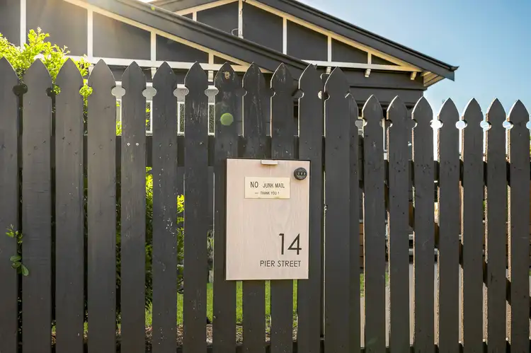 14 Pier Street, South Gladstone QLD 4680