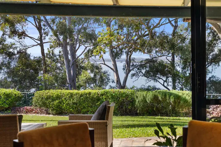 88 Broadwater Terrace, Redland Bay QLD 4165