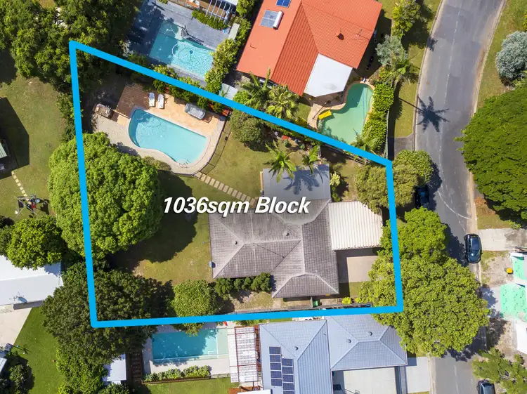 3 Illaura Street, Mermaid Waters QLD 4218
