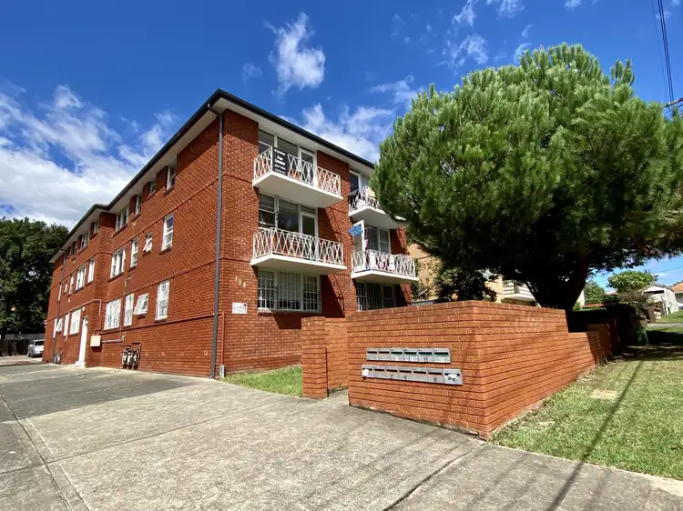 102 Leylands Parade