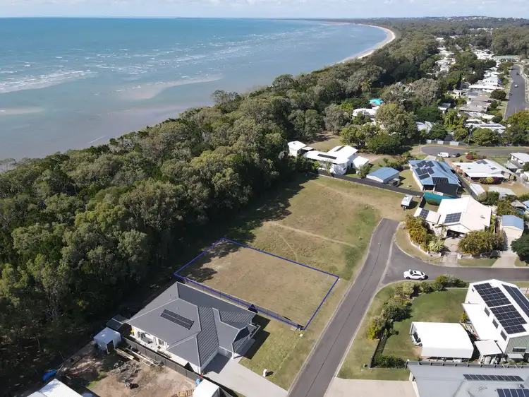 20 Sea Beach Way, Toogoom QLD 4655