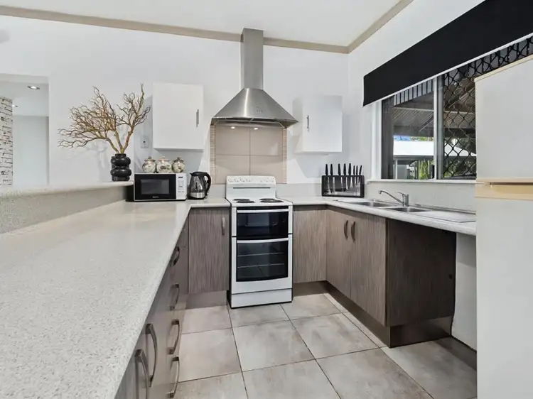 Main view of Homely unit listing, 2/97-99 Birch Street, Manunda QLD 4870