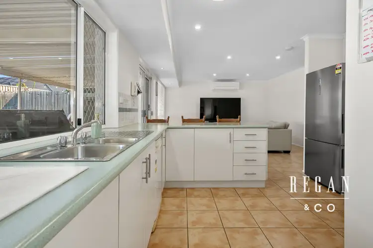 Sixth view of Homely house listing, 8 Lynanda Court, Rothwell QLD 4022