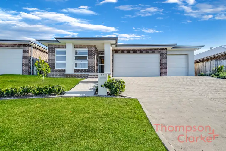 39 Friarbird Ridge, Aberglasslyn NSW 2320