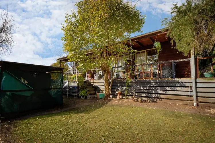 18 Jephcott Avenue, Corryong VIC 3707