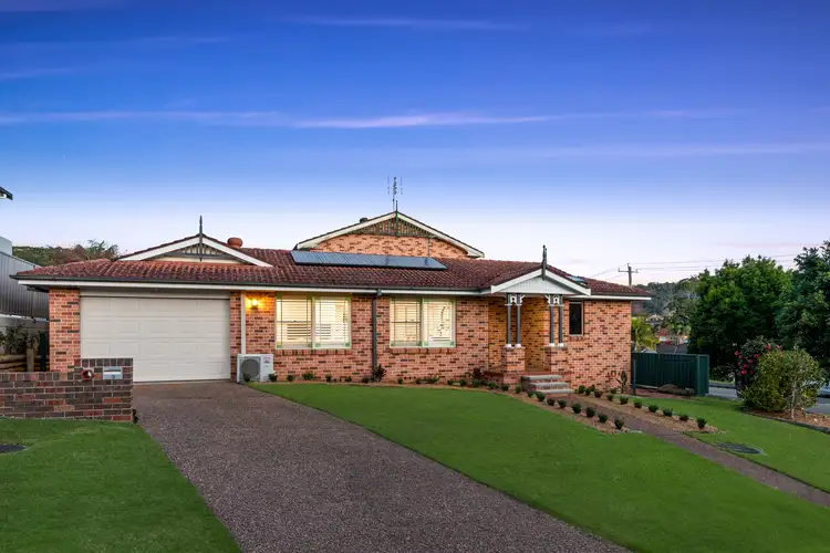 2 Guss Cannon Close, Green Point NSW 2251