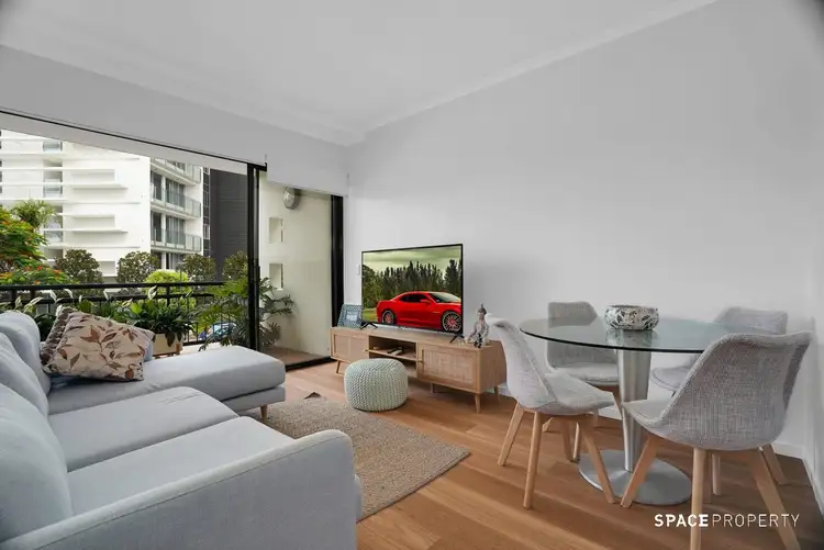Main view of Homely apartment listing, 2/2 Macquarie Street, Teneriffe QLD 4005