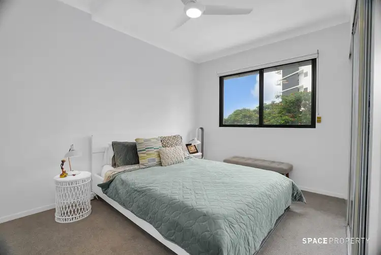 Fifth view of Homely apartment listing, 2/2 Macquarie Street, Teneriffe QLD 4005