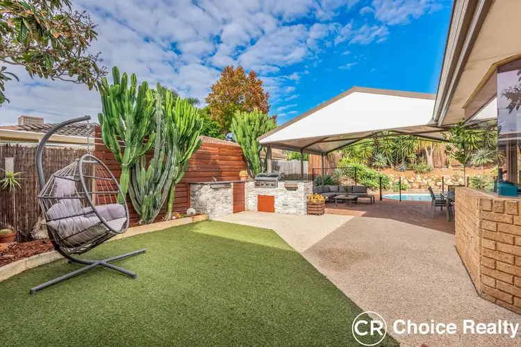 24 Sellen Court, Leeming WA 6149