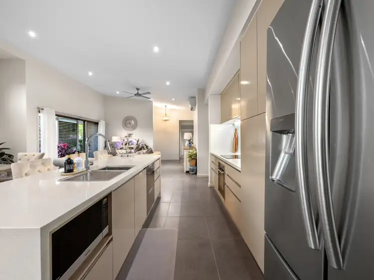 Fifth view of Homely house listing, 1 Sirmione Court, Raceview QLD 4305