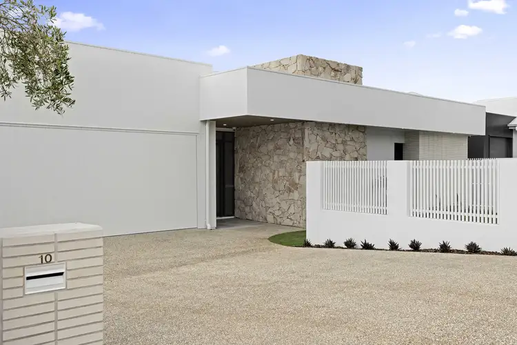 10 Catherine Circuit, Middle Ridge QLD 4350