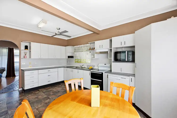 Sixth view of Homely house listing, 1 Cambridge Circle, Ourimbah NSW 2258