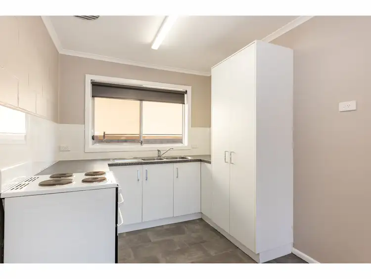 Fifth view of Homely unit listing, 2/474 Griffith Road, Lavington NSW 2641