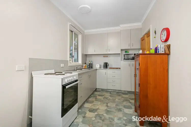 Fifth view of Homely house listing, 2 Ronald Court, Morwell VIC 3840