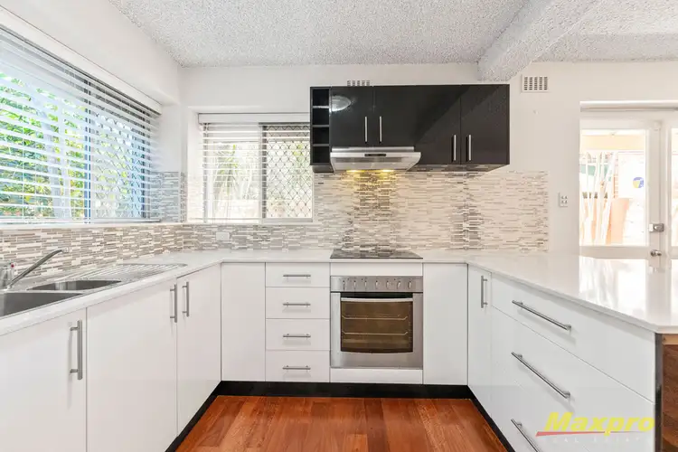 2/5 Cassey Street, Como WA 6152