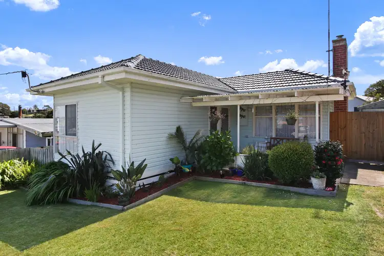 10 Oneills Road, Lakes Entrance VIC 3909