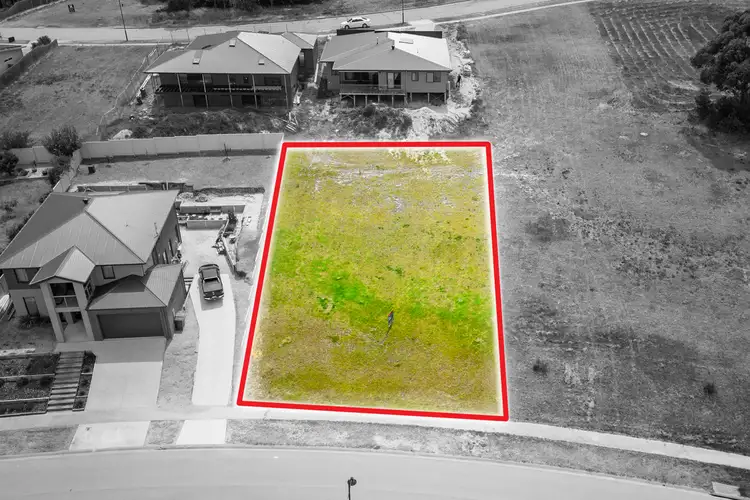 18 Riviera Court, Lakes Entrance VIC 3909