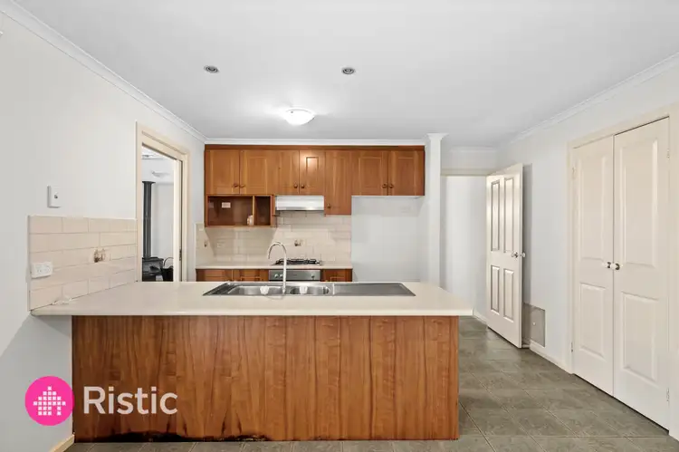 Fourth view of Homely house listing, 7 Burridge Close, Mill Park VIC 3082