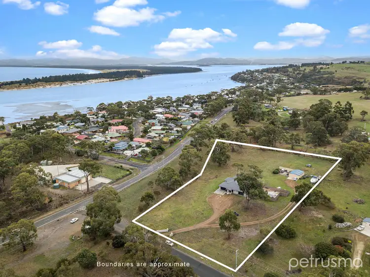 2 Centenary Drive, Dodges Ferry TAS 7173