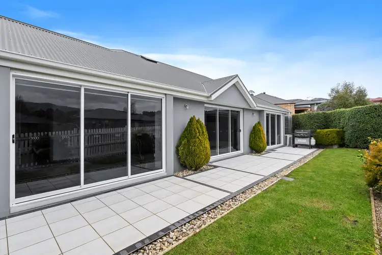 2/25 Queens Parade, Kingston TAS 7050