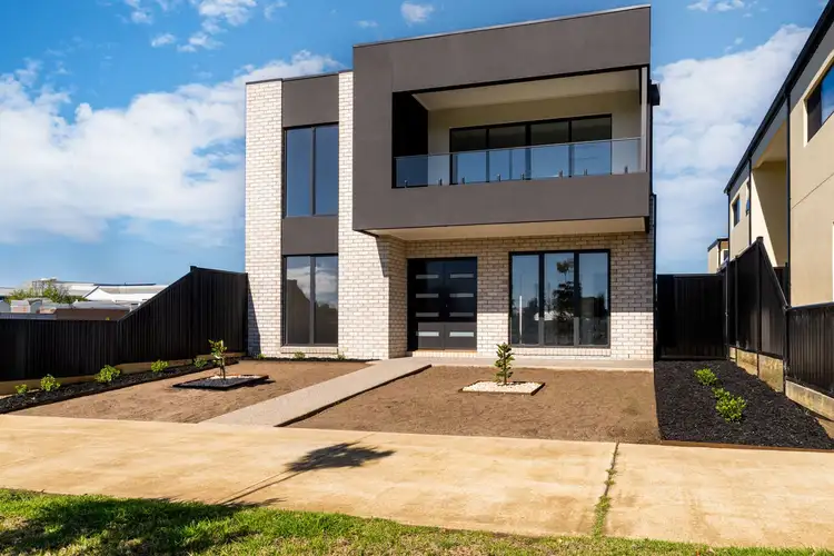 19 Swain Walk, St Leonards VIC 3223