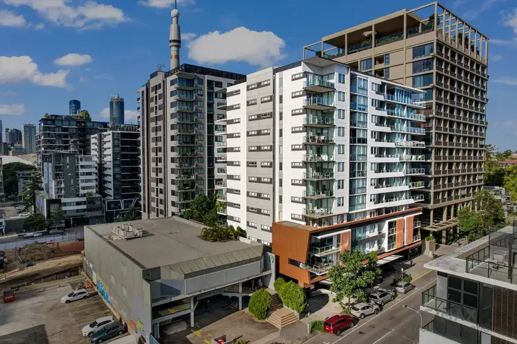 10202/16 Edmondstone Street, South Brisbane QLD 4101