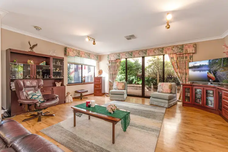 Seventh view of Homely house listing, 1 Picasso Court, Kingsley WA 6026