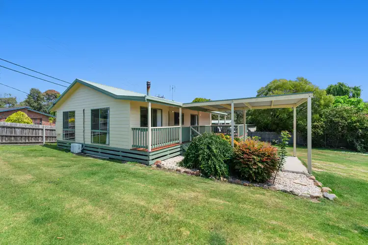 3 Tanjil Grove, Lakes Entrance VIC 3909