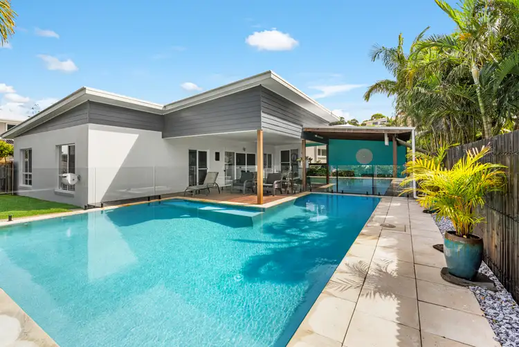 8 Ponsford Place, Pottsville NSW 2489