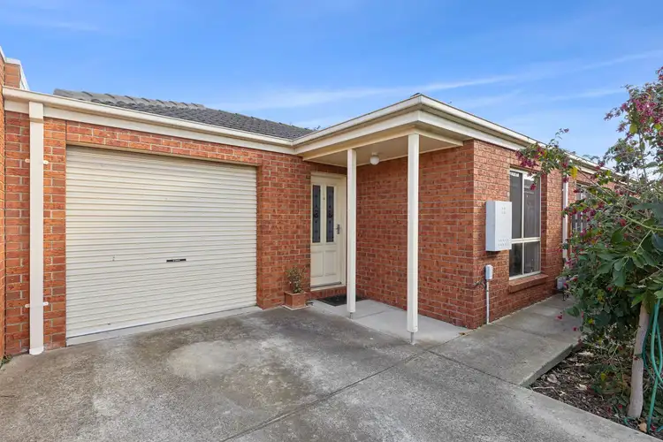 Main view of Homely unit listing, 2/5 Alvena Court, Bell Park VIC 3215