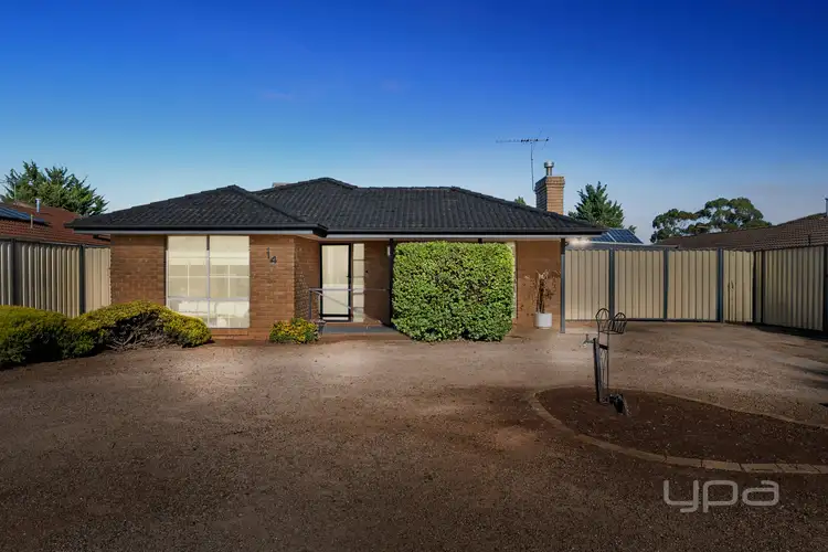 14 Evelyn Close, Melton West VIC 3337