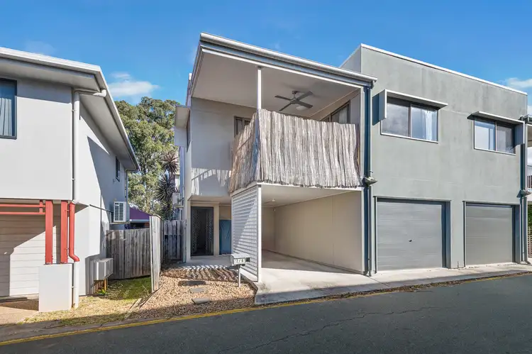 Unit 2/8 Palmerston Lane, Fitzgibbon QLD 4018
