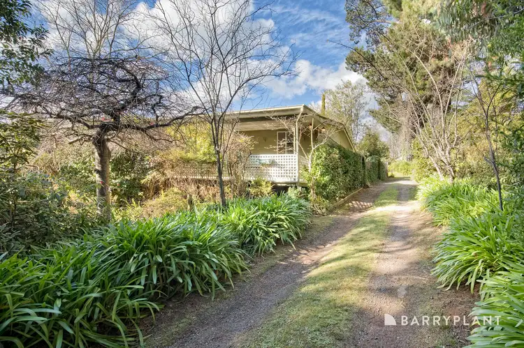 12 Station Avenue, Emerald VIC 3782