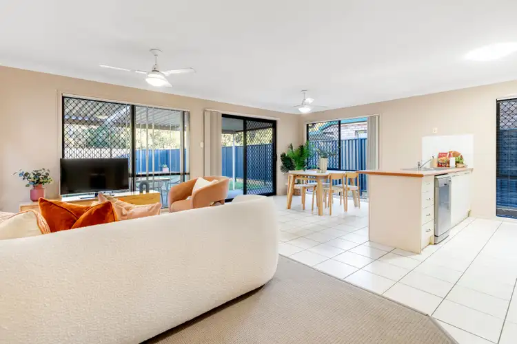 Fifth view of Homely house listing, 8 Araluen Place, Carindale QLD 4152