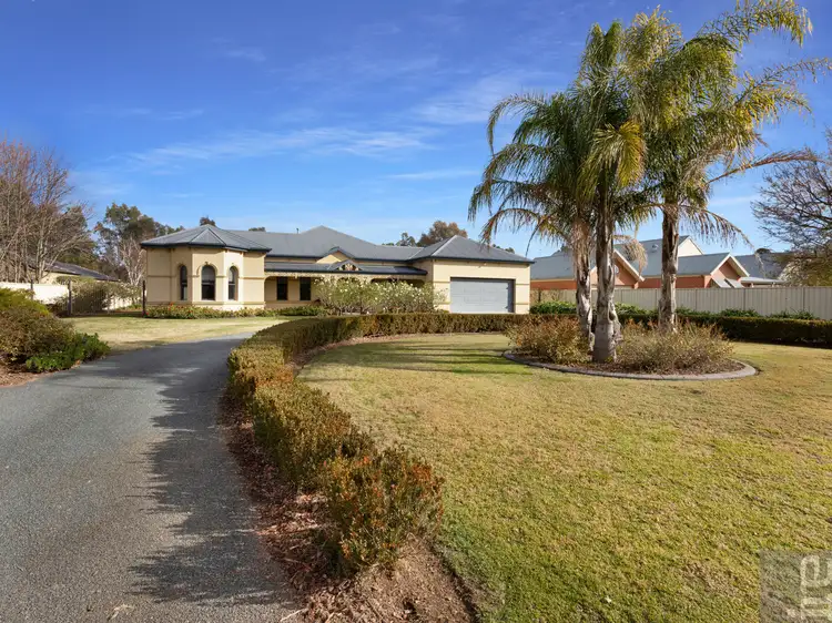 16 Shawbrook Avenue, Benalla VIC 3672