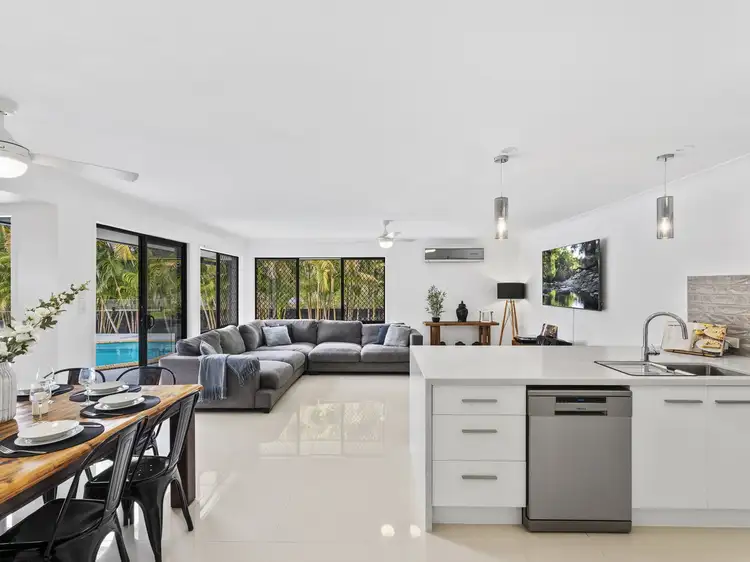 37 Penrhyn Street, Pacific Pines QLD 4211