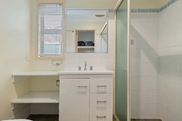 Sixth view of Homely house listing, 4 Valiant Court, Newport QLD 4020