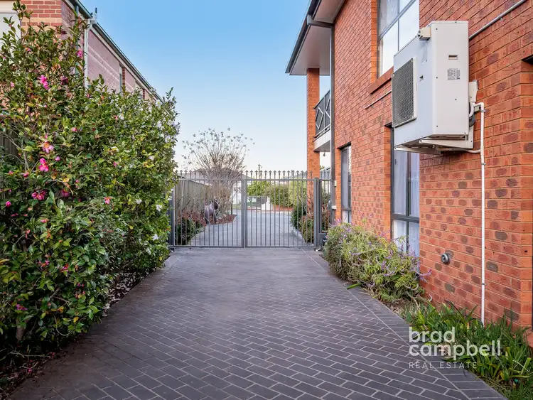 Second view of Homely house listing, 5 Woodburn Place, Shepparton VIC 3630
