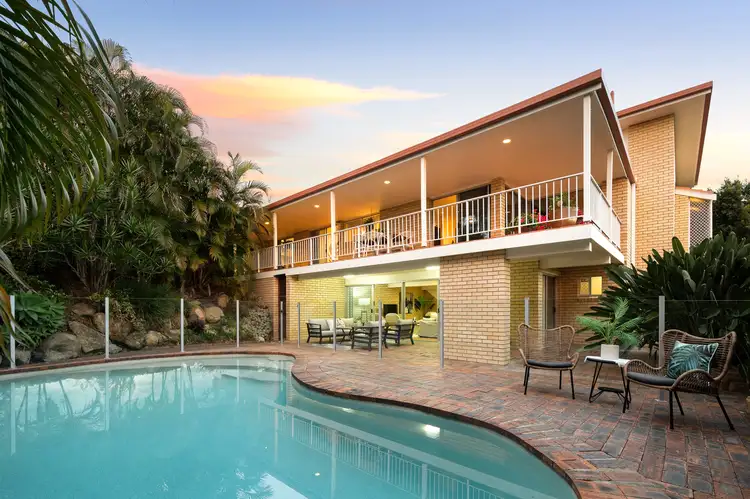 8 Nara Street, Kenmore QLD 4069