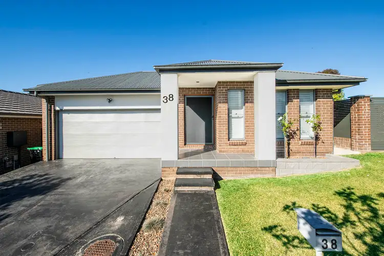 38 Cropton Street, Jordan Springs NSW 2747