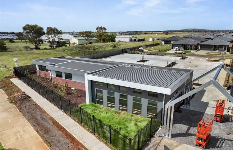 97 Murray Road, Thornhill Park VIC 3335