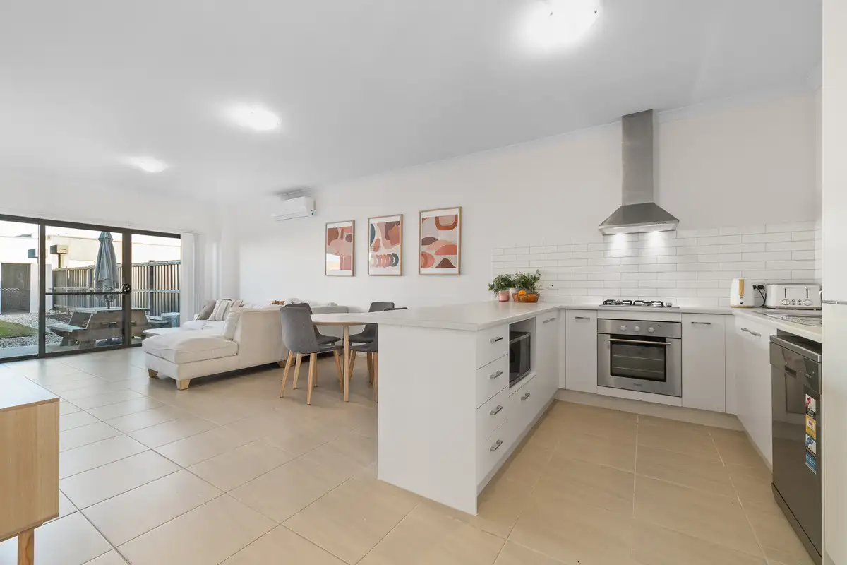 Main view of Homely townhouse listing, 30 Berrybank Terrace, Botanic Ridge VIC 3977