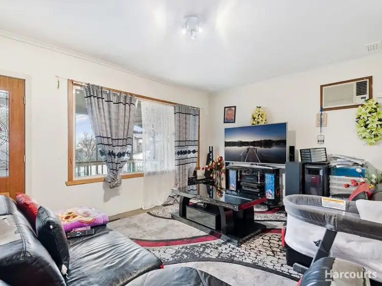 Second view of Homely house listing, 8 Camellia Court, Doveton VIC 3177