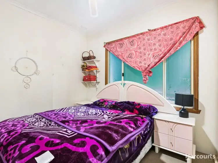 Sixth view of Homely house listing, 8 Camellia Court, Doveton VIC 3177