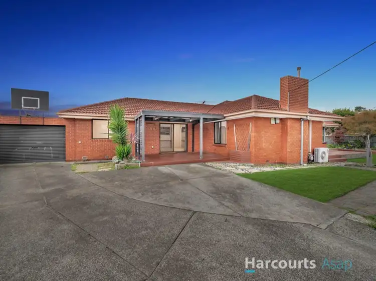 8 Fair Crescent, Dandenong North VIC 3175