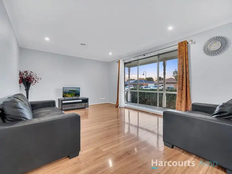Fifth view of Homely house listing, 6 Fiander Close, Cranbourne East VIC 3977