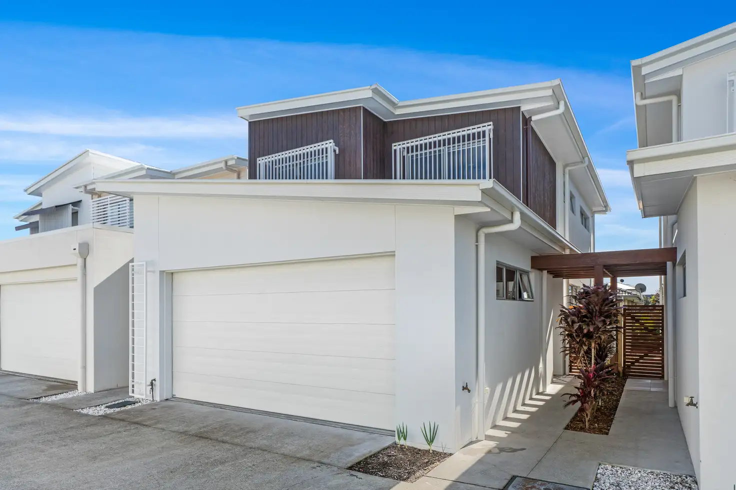 Main view of Homely townhouse listing, 26/1 Waters Close, Hope Island QLD 4212